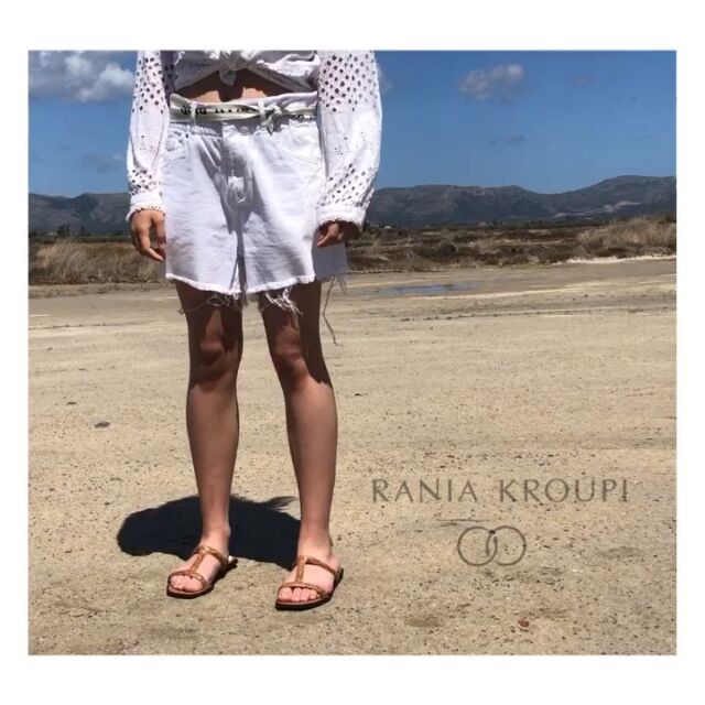 RANIA KROUPI  A T H E N A 
slides
The ultimate elegance of quiet luxury 
Unique eclectic exotic materials

#raniakroupiluxuryshoes #raniakroupishoes #quietluxury #athenanatura #naturaslides #exoticmatwrials #handmadeinathens  #eclecticdesign