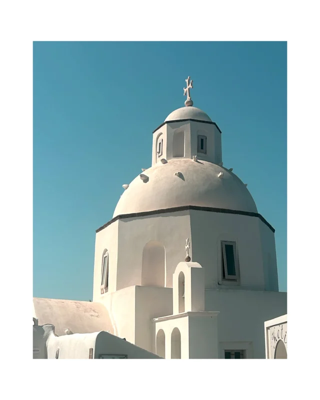 Holly Aegean
The  D I V I N E  Blue & White 

Holly Wishes

#raniakroupi