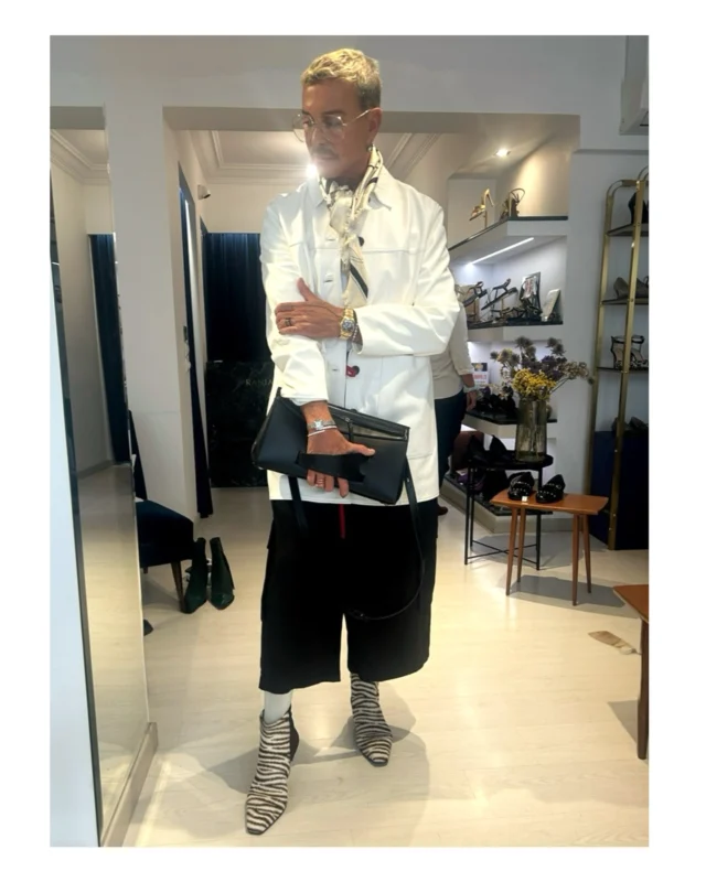 Happiness is when Sir Lakis Gavalas visiting your atelier choosing your new collection and shoes! The Sir of impeccable style and edgy fashion, graceful Lakis Gavalas with our new RANIA KROUPI booties of ultra fine pony skin in limited production gives lessons of  styling and reigns as the King of our fashionable hearts and style !🖤🤎🖤

#lakisgavalas  #lakistopmodel #nexttopmodel 
#raniakroupiluxuryshoes  #greekdesigner  #kolonaki