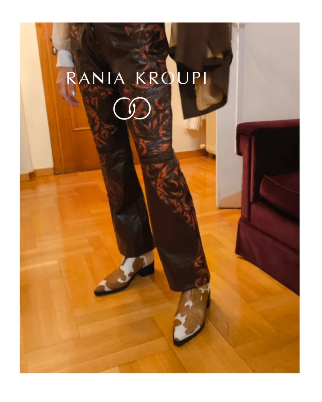 C E N T A U R II Booties

Our iconic design is… back
Inspired by the mythological Centaur

Your  hairy “ mythical” booties !
Add some “ myth” in your life 

https://www.raniakroupi.com/product/centaur-ii-booties/